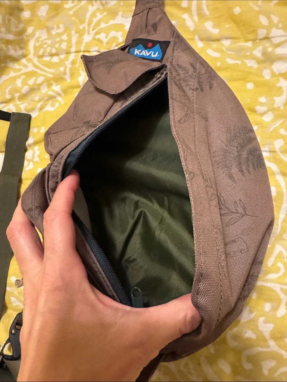 Kavu sling bag